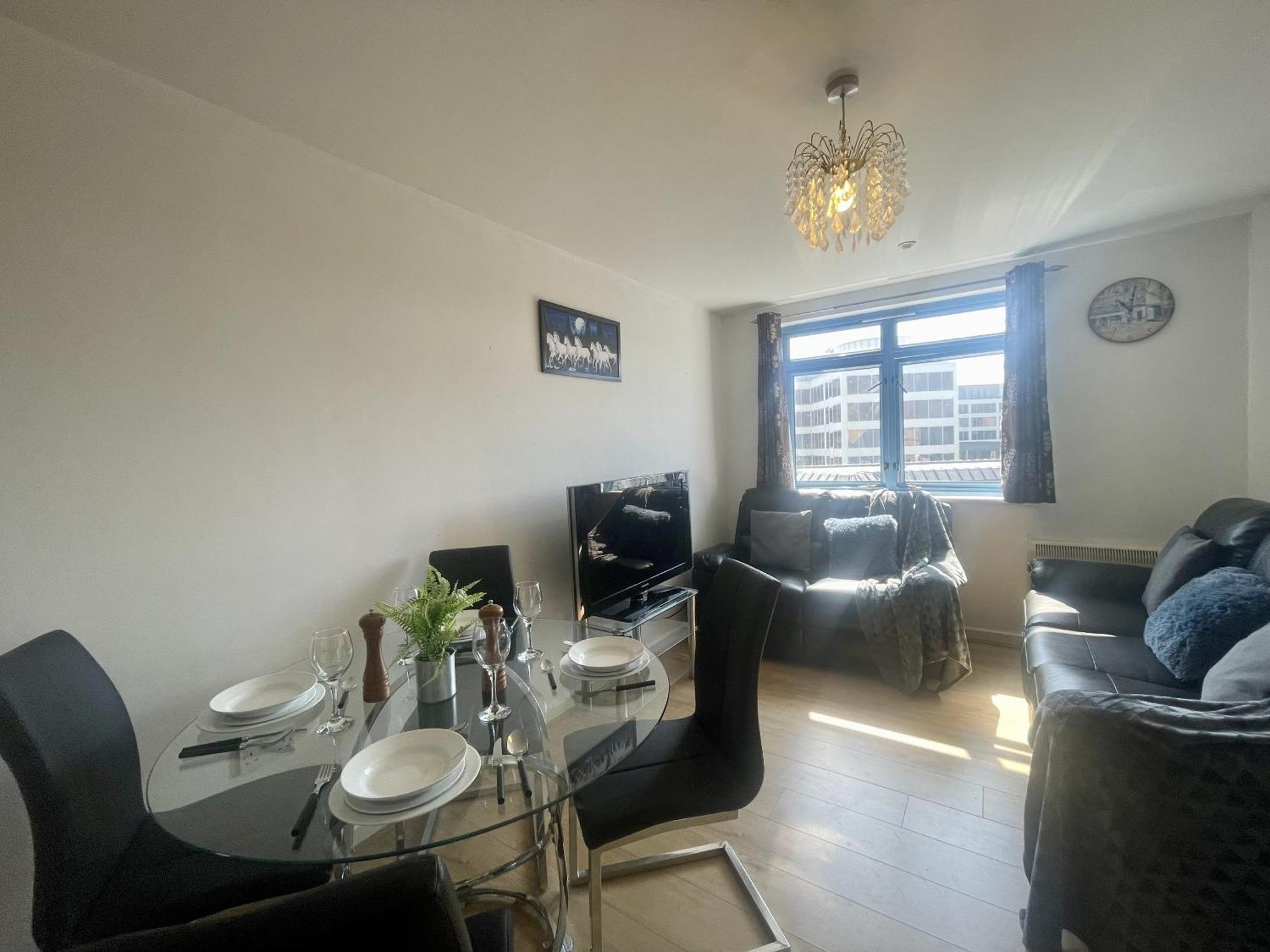Hk Life Serviced Apartment , City Centre Swindon Exterior foto
