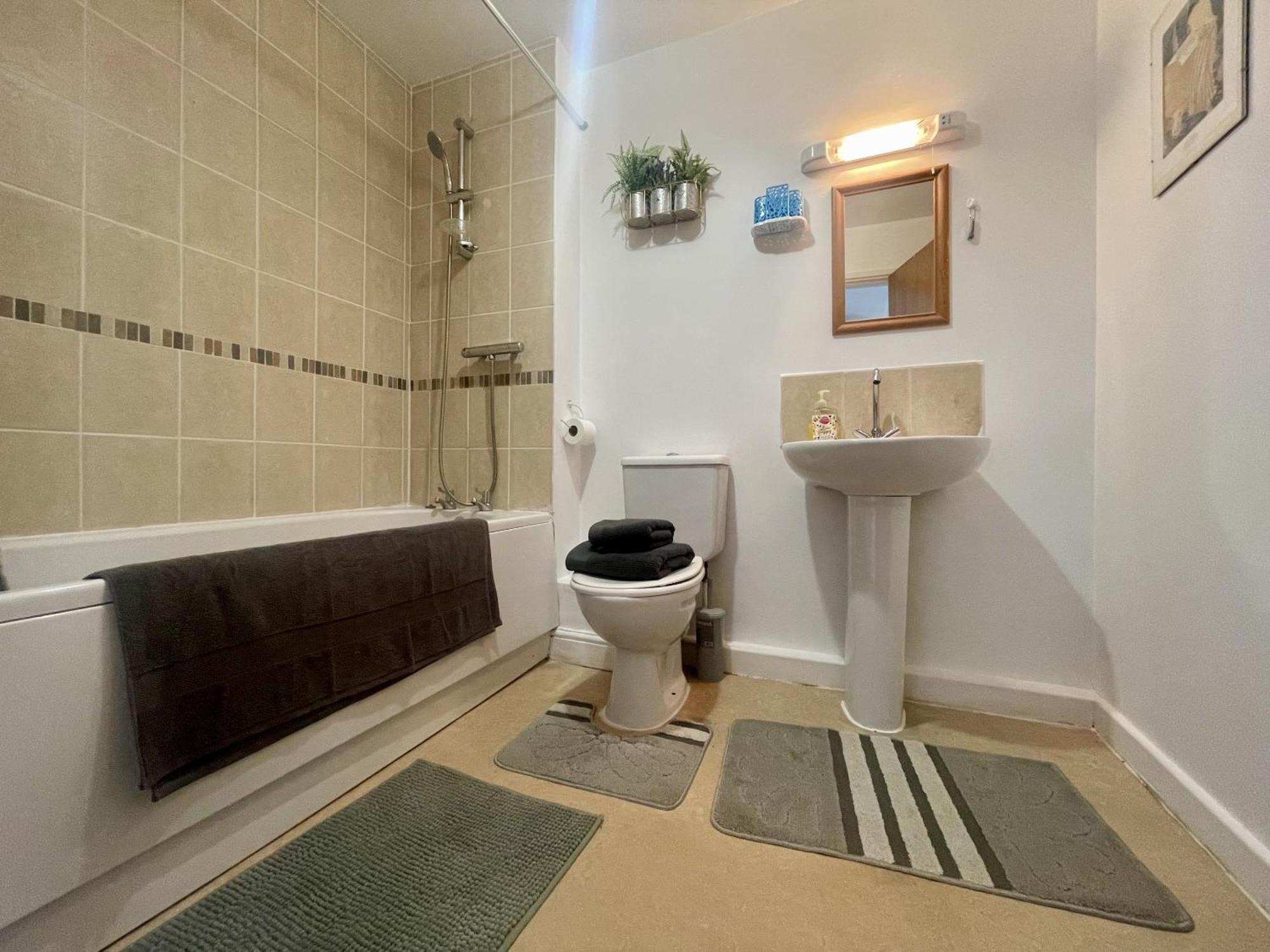 Hk Life Serviced Apartment , City Centre Swindon Exterior foto