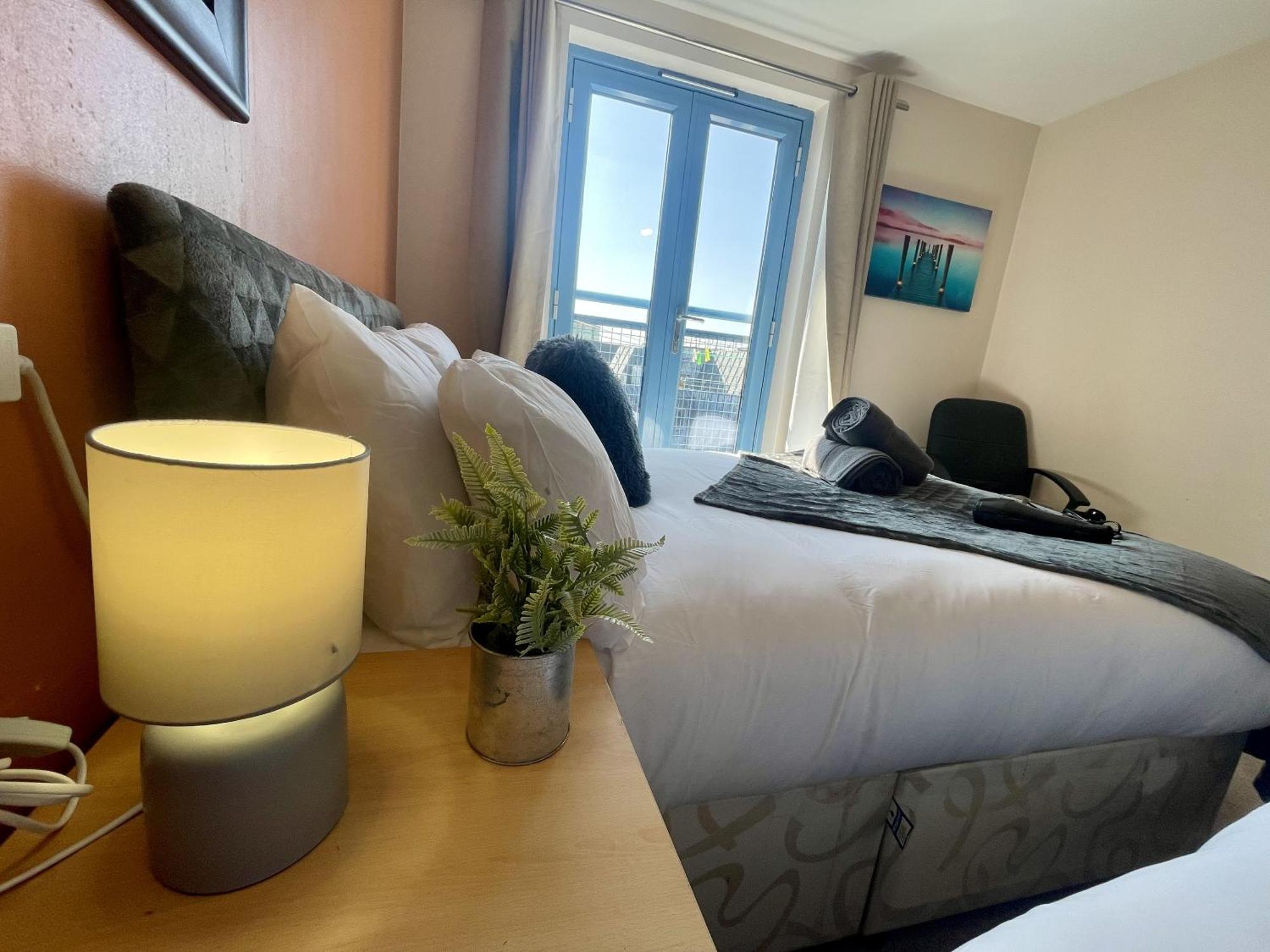 Hk Life Serviced Apartment , City Centre Swindon Exterior foto