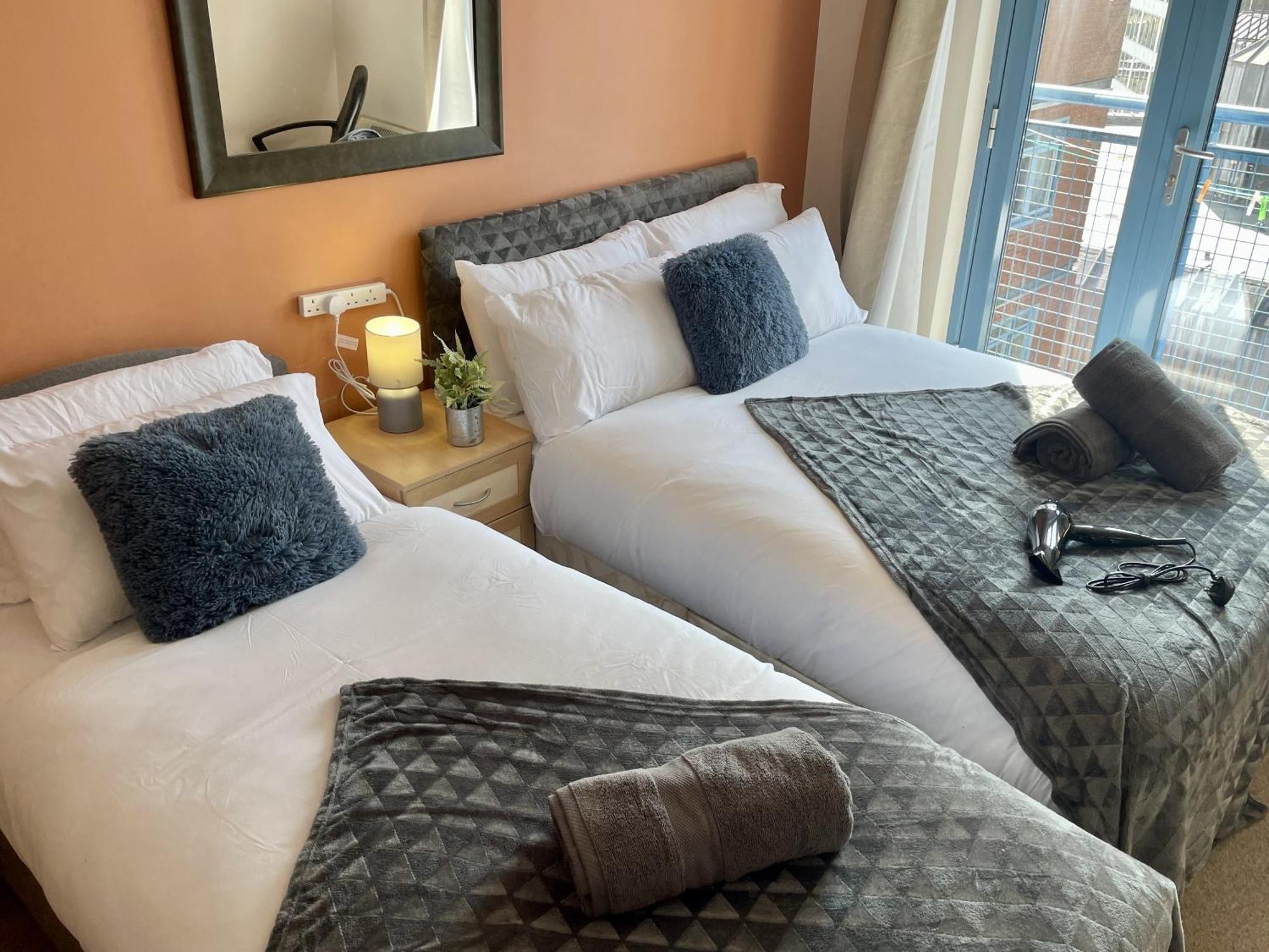 Hk Life Serviced Apartment , City Centre Swindon Exterior foto