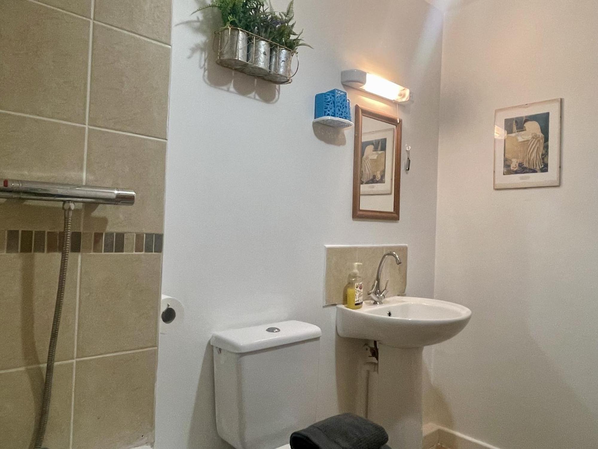 Hk Life Serviced Apartment , City Centre Swindon Exterior foto